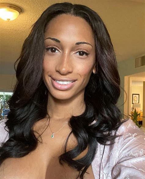 Jasmine Lotus is a transgender woman who works as a model. She shared makeup and lifestyle selfies on Instagram. In 2020, her net worth is estimated to be about $3 million. She stands 5 foot 5 inches tall, which equates to 1.65 meters or 165 centimeters. She weighs around 55 kilograms (121 lbs).